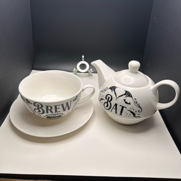Alchemy of England Bat Brew Tea Set - Picture 2 of 5